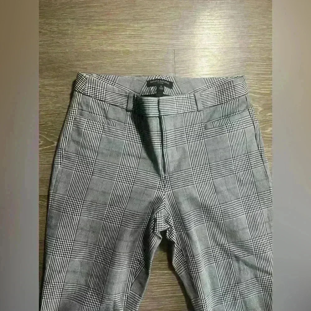 Banana republic capri pants - Picture 2 of 4